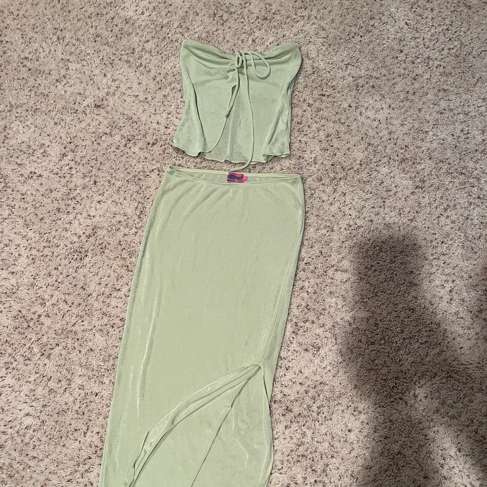 Greet set. (Skirt and top) from the brand Edikted